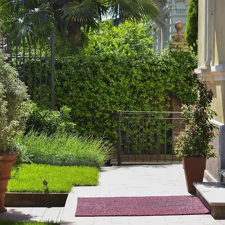 La Hotel 3*