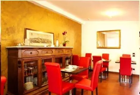 La Hotel Siena