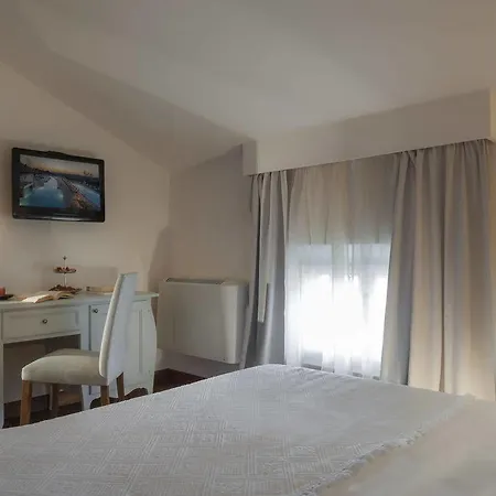 La Hotel Siena